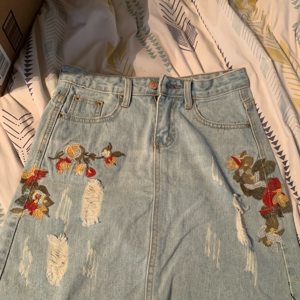 Floral embroidered denim skirt